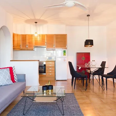 Apartment With Sea View And Garden.